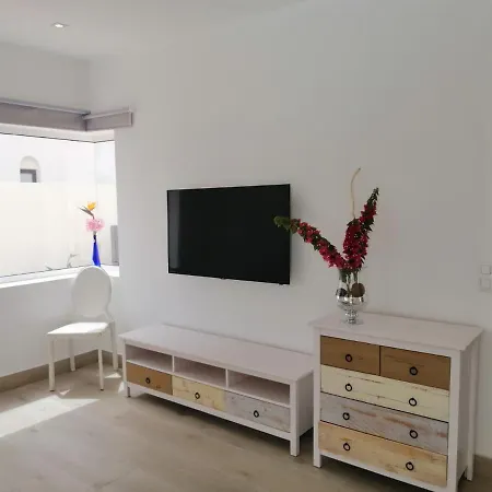 Alba Deluxe & Pool וילה *