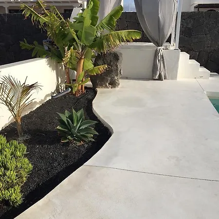 וילה Alba Deluxe & Pool *