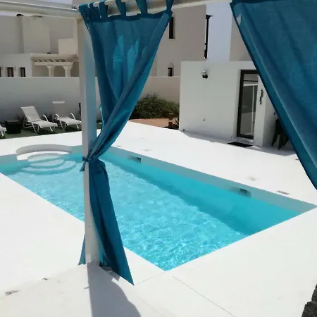 וילה Alba Deluxe & Pool *