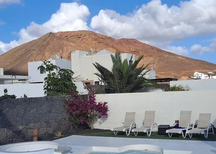 וילה Alba Deluxe & Pool *