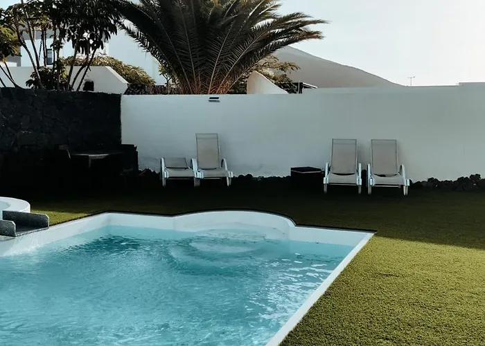 Alba Deluxe & Pool וילה *