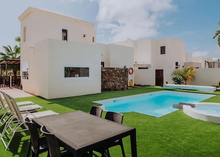 Alba Deluxe & Pool וילה פלאיה בלנקה