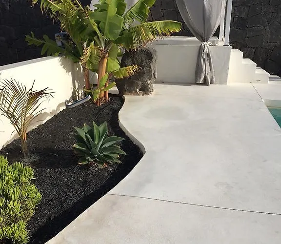 וילה Alba Deluxe & Pool *