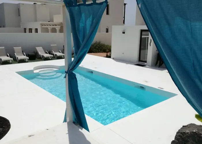 וילה Alba Deluxe & Pool *