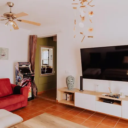 Alba Deluxe & Pool بلايا بلانكا