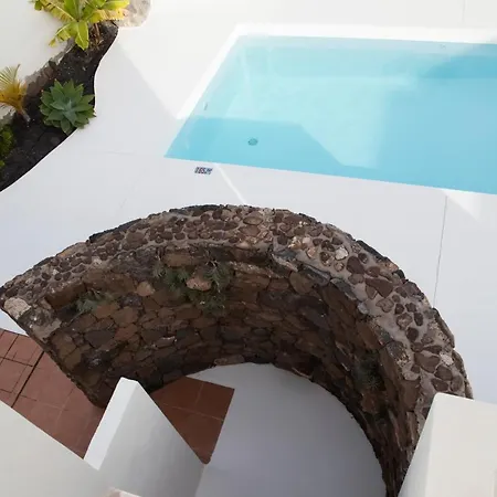 Alba Deluxe & Pool