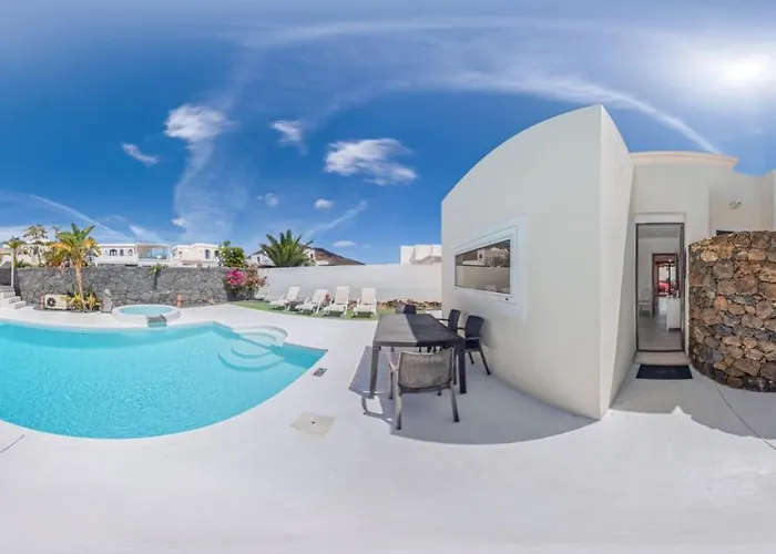 فيلة Alba Deluxe & Pool *